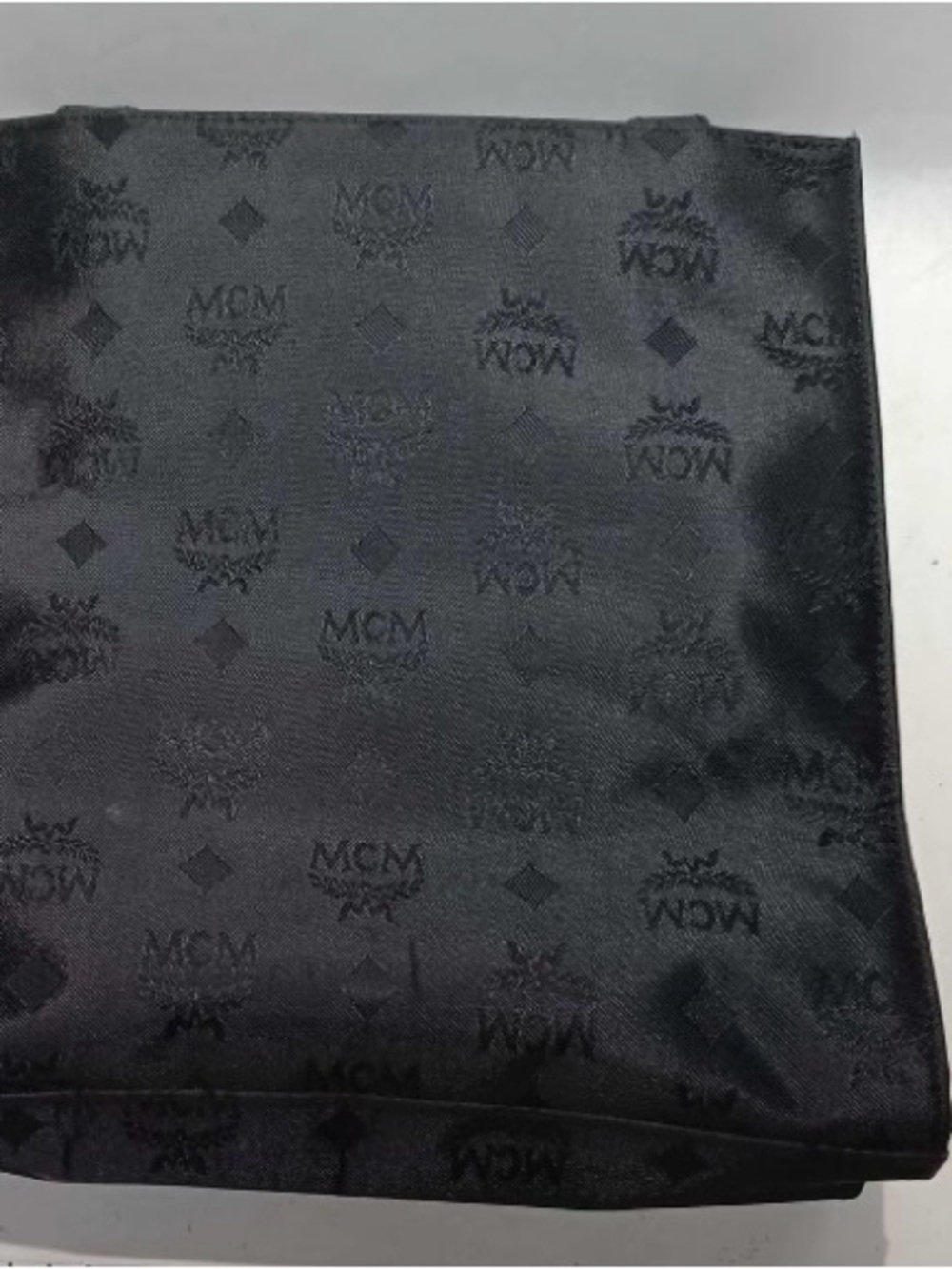 MCM Black Jacquard Tote with Gold Logo Plaque the - Picture 2 of 8
